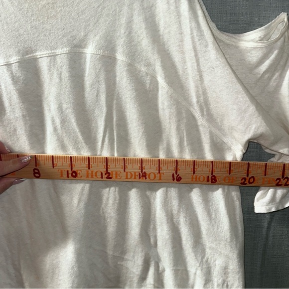 Free people we the free White linen blend cold Shoulder slouchy T-shirt Petite S - Picture 7 of 8